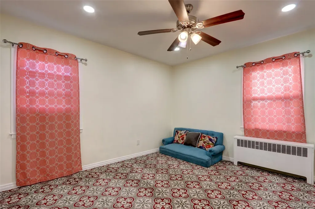 131 Peninsula Boulevard Valley Stream NY 11581