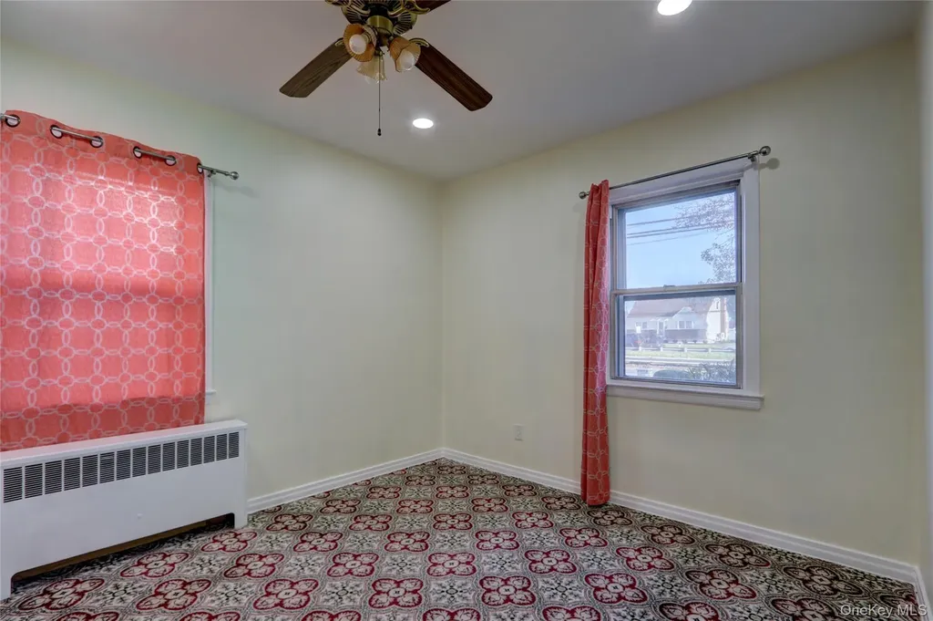 131 Peninsula Boulevard Valley Stream NY 11581