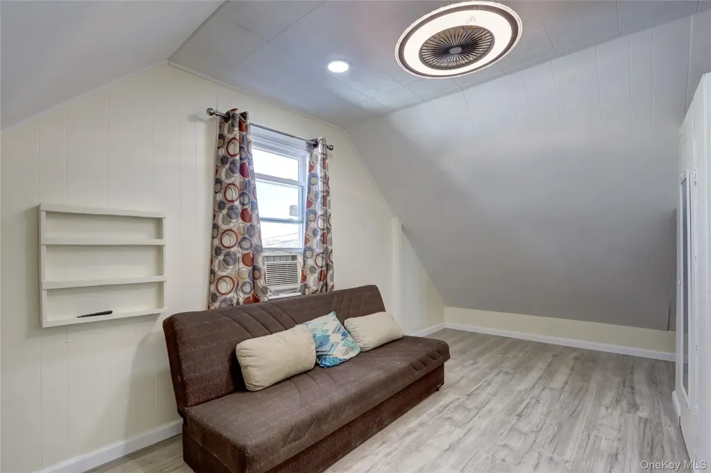 131 Peninsula Boulevard Valley Stream NY 11581