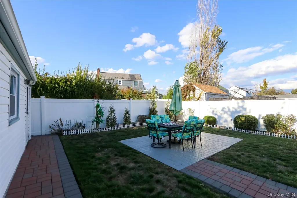 131 Peninsula Boulevard Valley Stream NY 11581