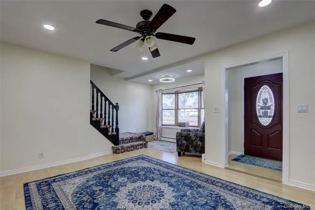 131 Peninsula Boulevard Valley Stream NY 11581