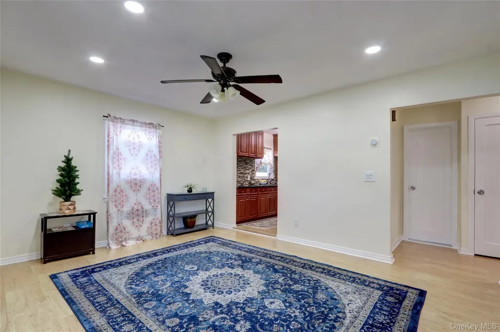 131 Peninsula Boulevard Valley Stream NY 11581
