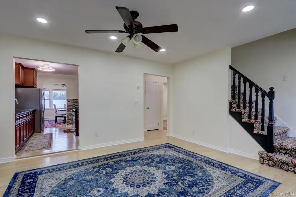 131 Peninsula Boulevard Valley Stream NY 11581