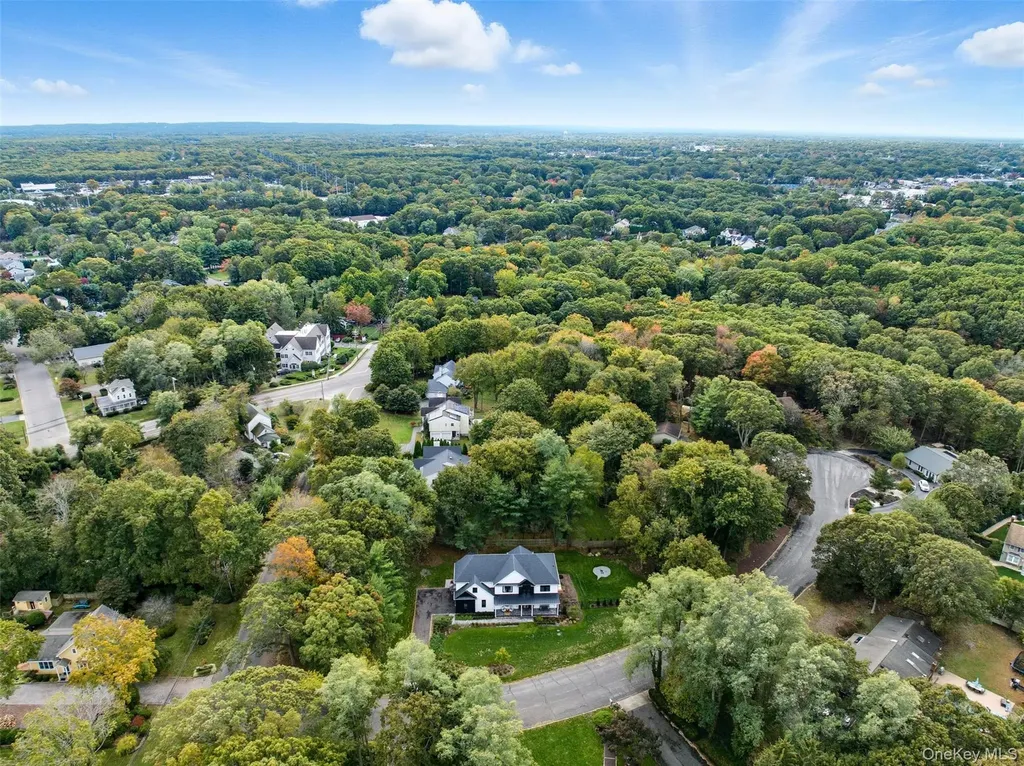 2 Overlook Drive Mount Sinai NY 11766