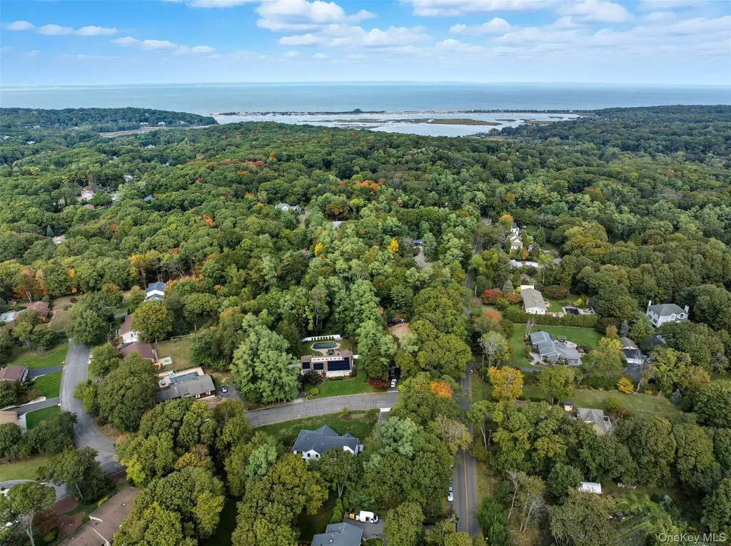 2 Overlook Drive Mount Sinai NY 11766