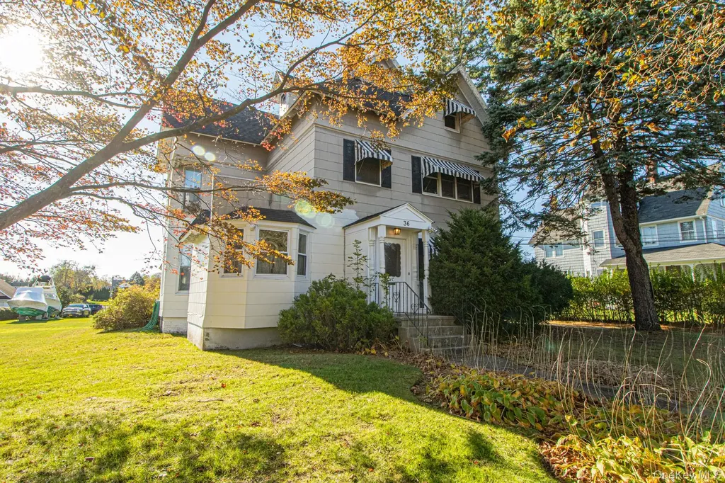 36 Maple Avenue Bay Shore NY 11706