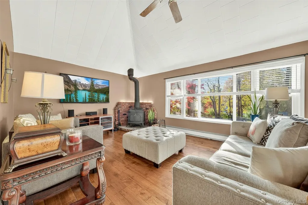 3 Crosshill Road Mahopac NY 10541