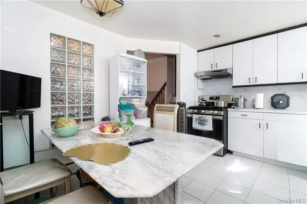 923 E 85th Street Brooklyn NY 11236
