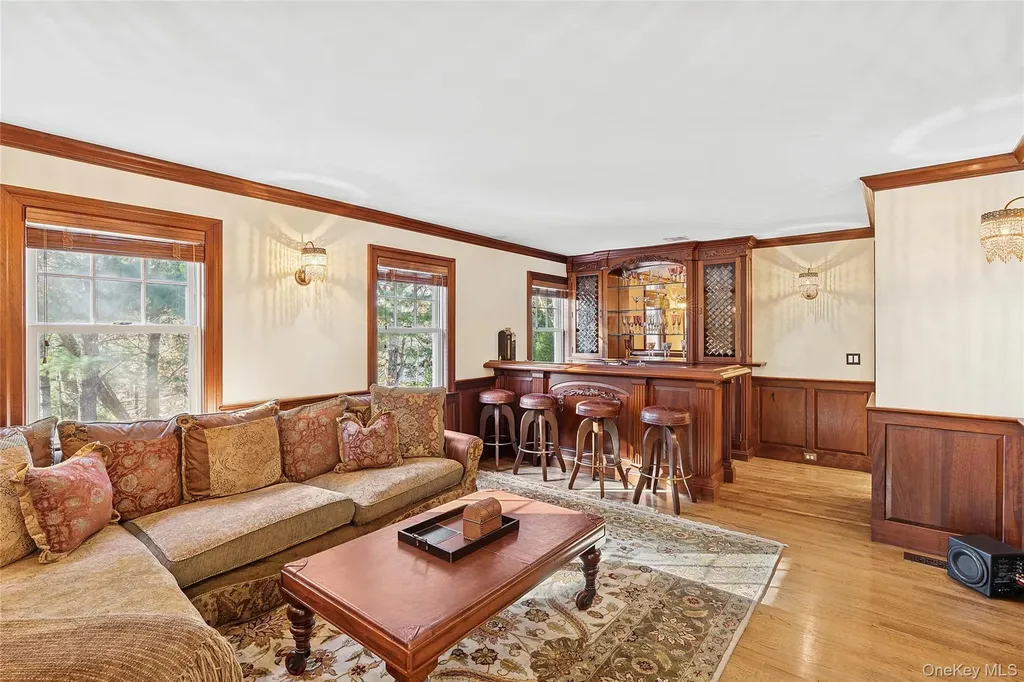 8 East Ridge Court Westhampton NY 11977