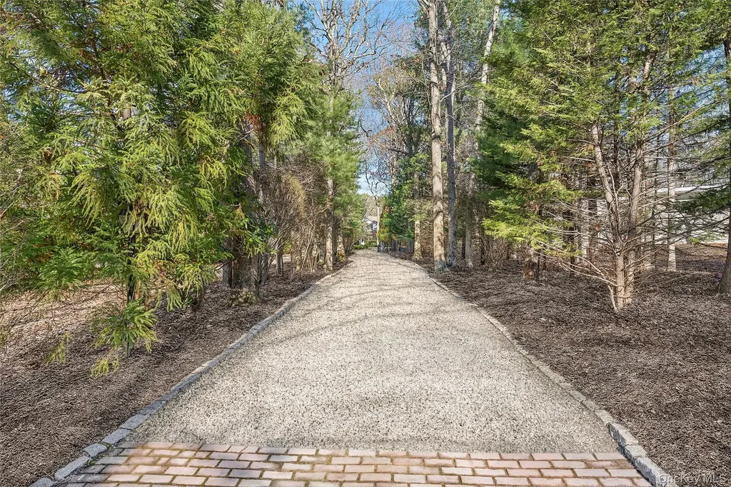 8 East Ridge Court Westhampton NY 11977