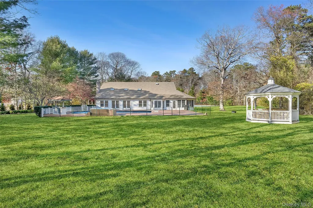 8 East Ridge Court Westhampton NY 11977