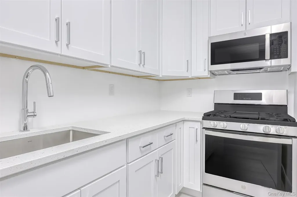 38 Silverwood Circle Suffern NY 10901