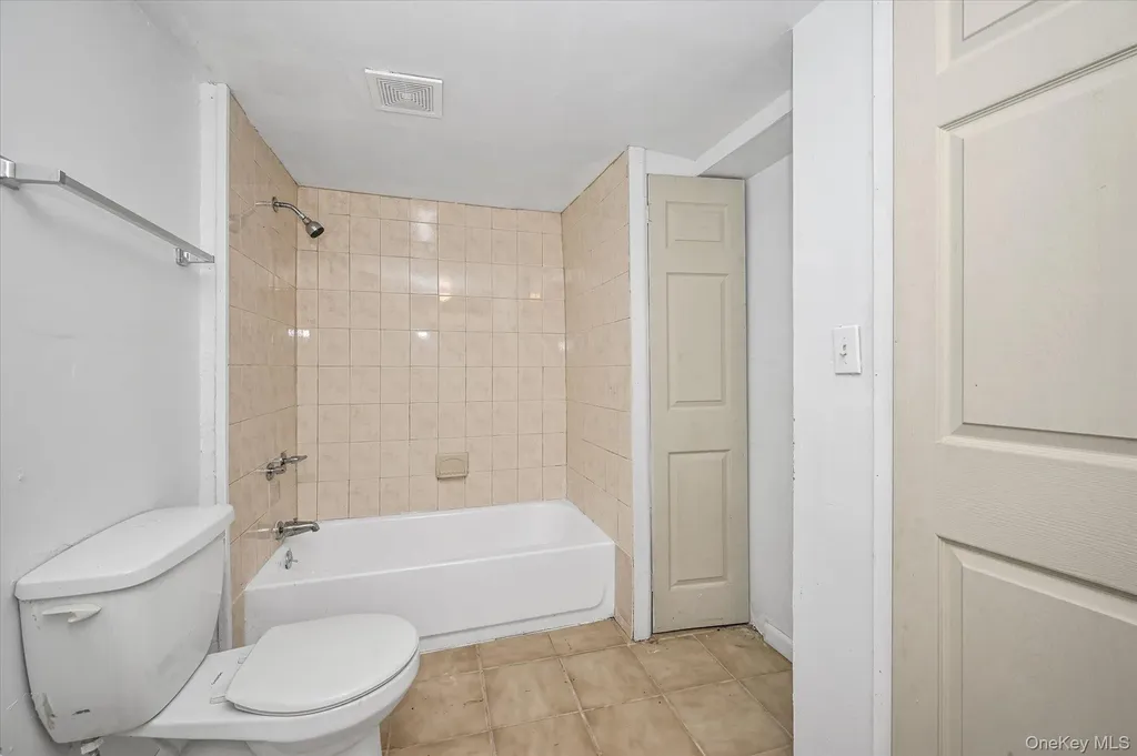 16 E Chestnut Street Central Islip NY 11722
