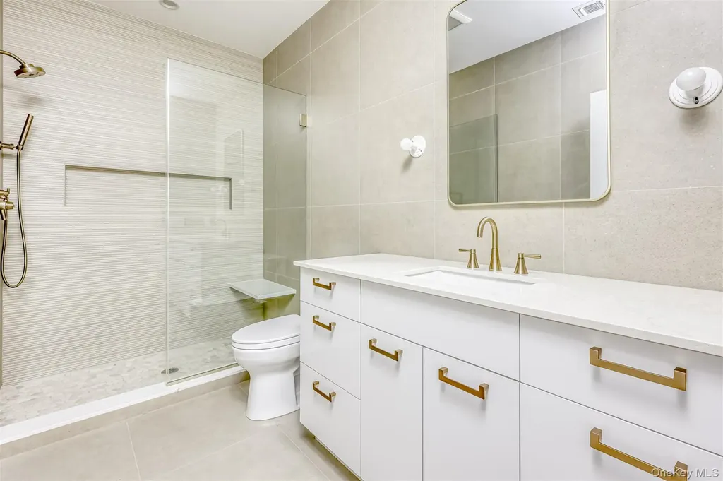 28 Silverwood Circle Suffern NY 10901