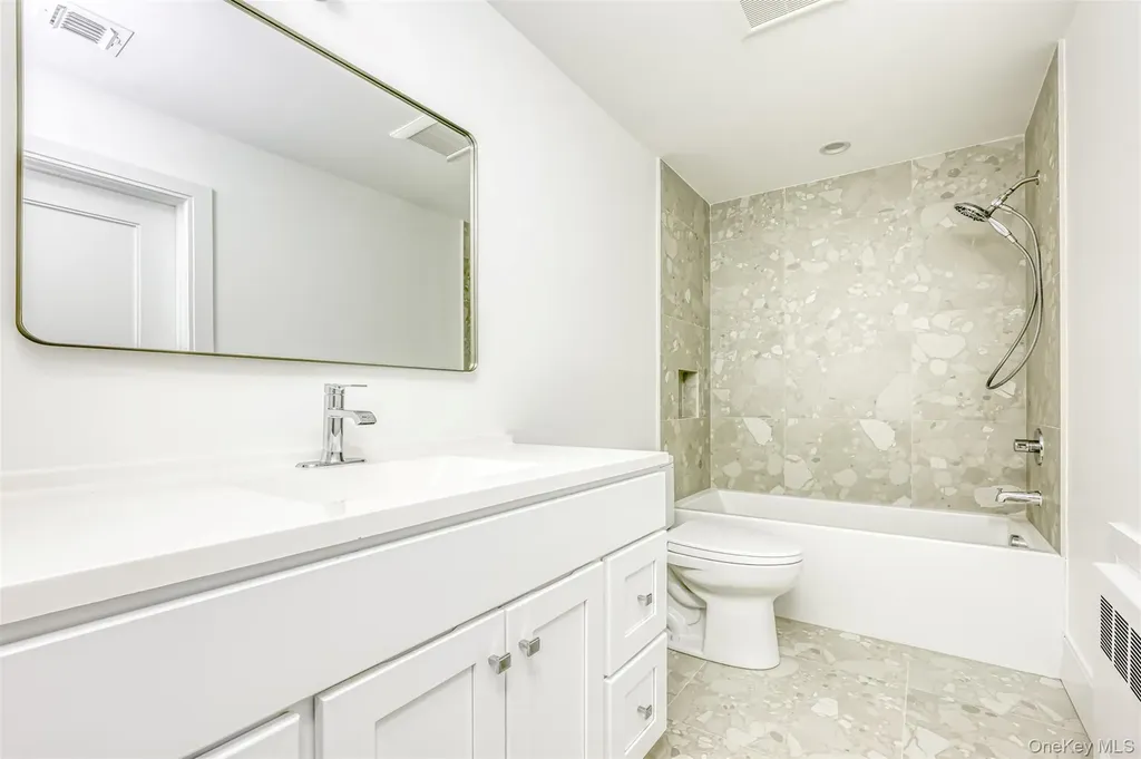 28 Silverwood Circle Suffern NY 10901