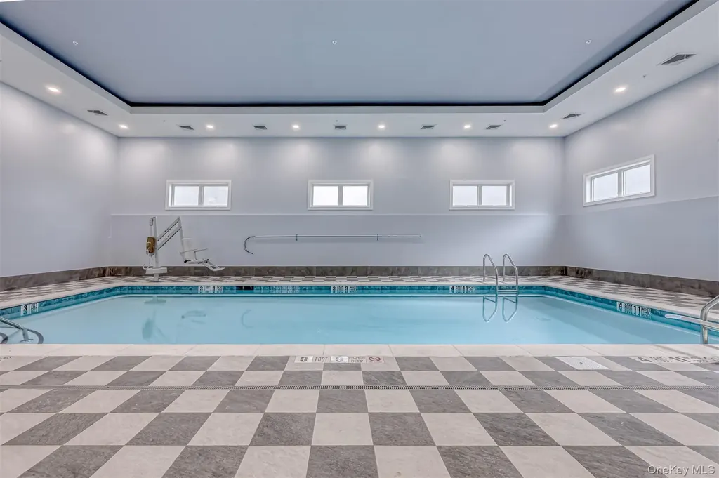 28 Silverwood Circle Suffern NY 10901