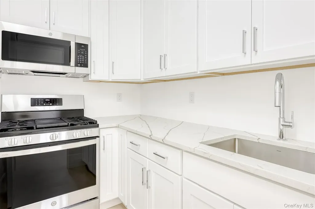28 Silverwood Circle Suffern NY 10901
