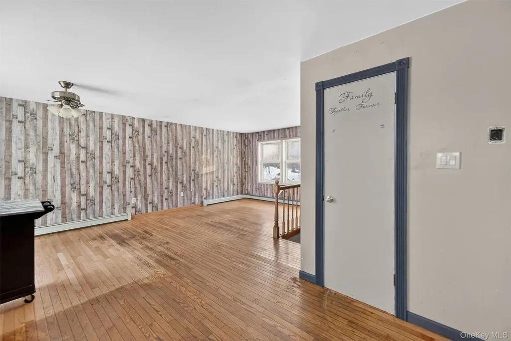 11 Park Lane Holmes NY 12531