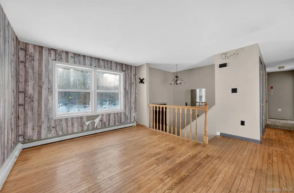 11 Park Lane Holmes NY 12531