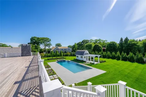 5 Michaels Way Westhampton Beach NY 11978