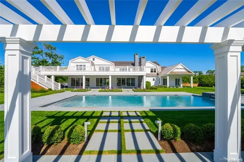 5 Michaels Way Westhampton Beach NY 11978