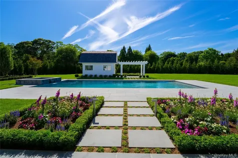 5 Michaels Way Westhampton Beach NY 11978