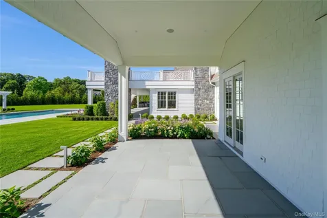 5 Michaels Way Westhampton Beach NY 11978