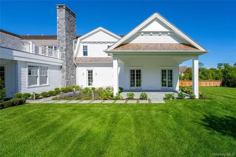 5 Michaels Way Westhampton Beach NY 11978