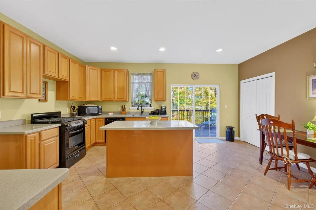 1356 Longview Avenue Peekskill NY 10566