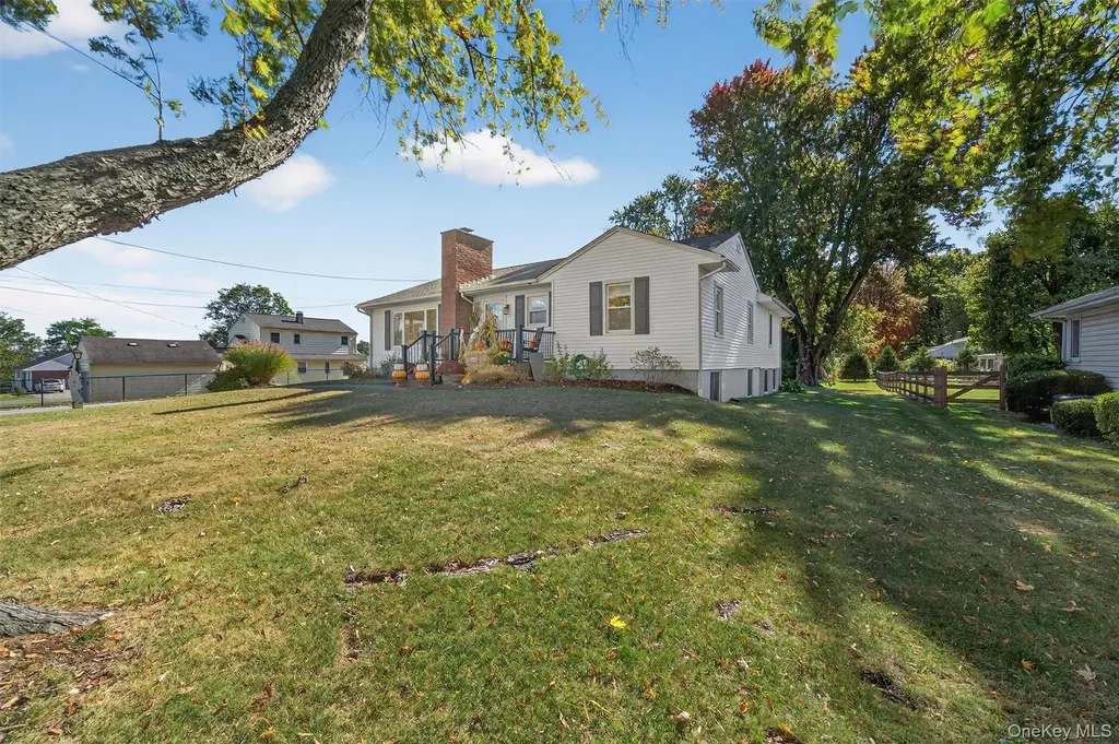 22 Echo Lane Newburgh NY 12550