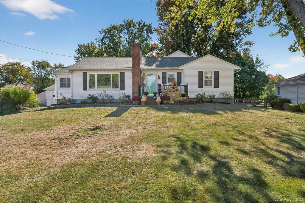 22 Echo Lane Newburgh NY 12550