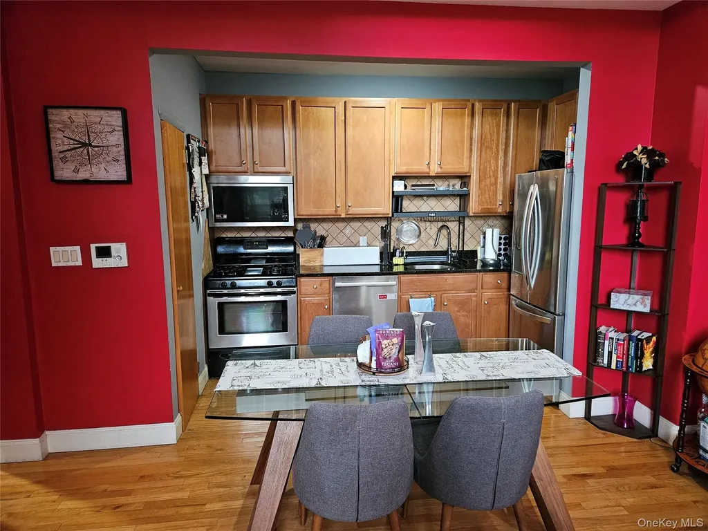 76-18 69th Place Glendale NY 11385