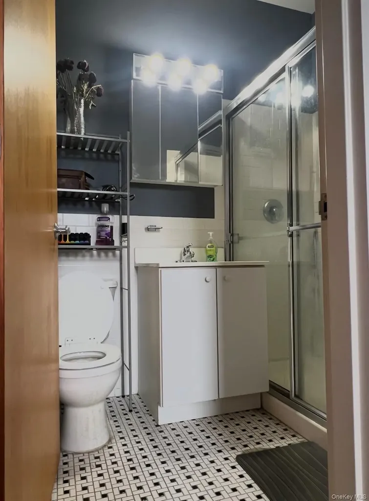 76-18 69th Place Glendale NY 11385