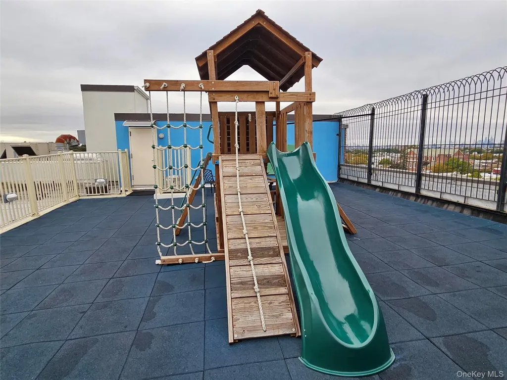 76-18 69th Place Glendale NY 11385