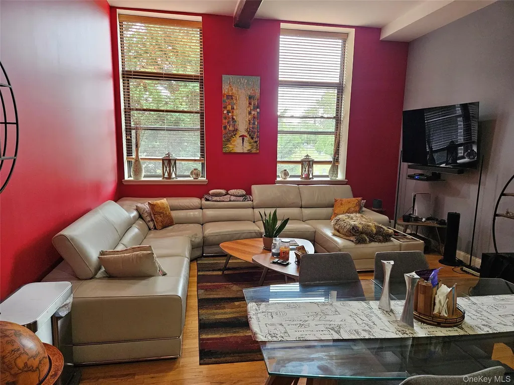76-18 69th Place Glendale NY 11385