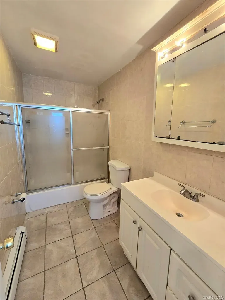 9957 164th Road Howard Beach NY 11414
