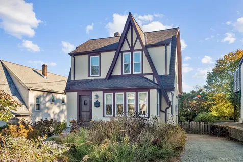 11 Sutton Place Ossining NY 10562