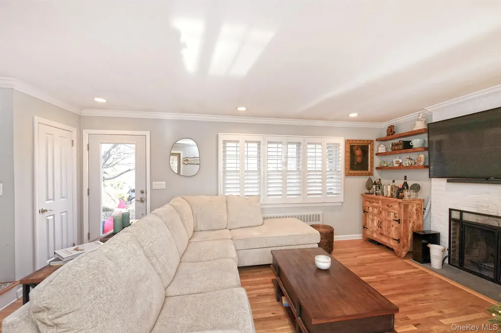 12 Darling Avenue Smithtown NY 11787