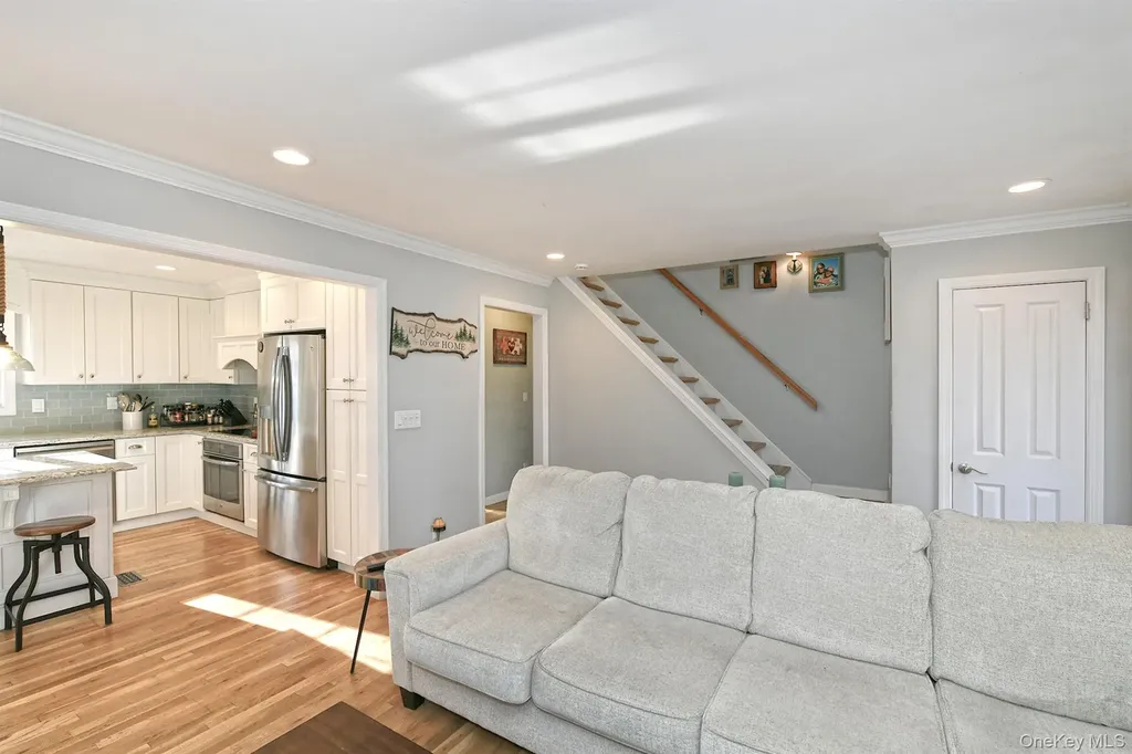 12 Darling Avenue Smithtown NY 11787