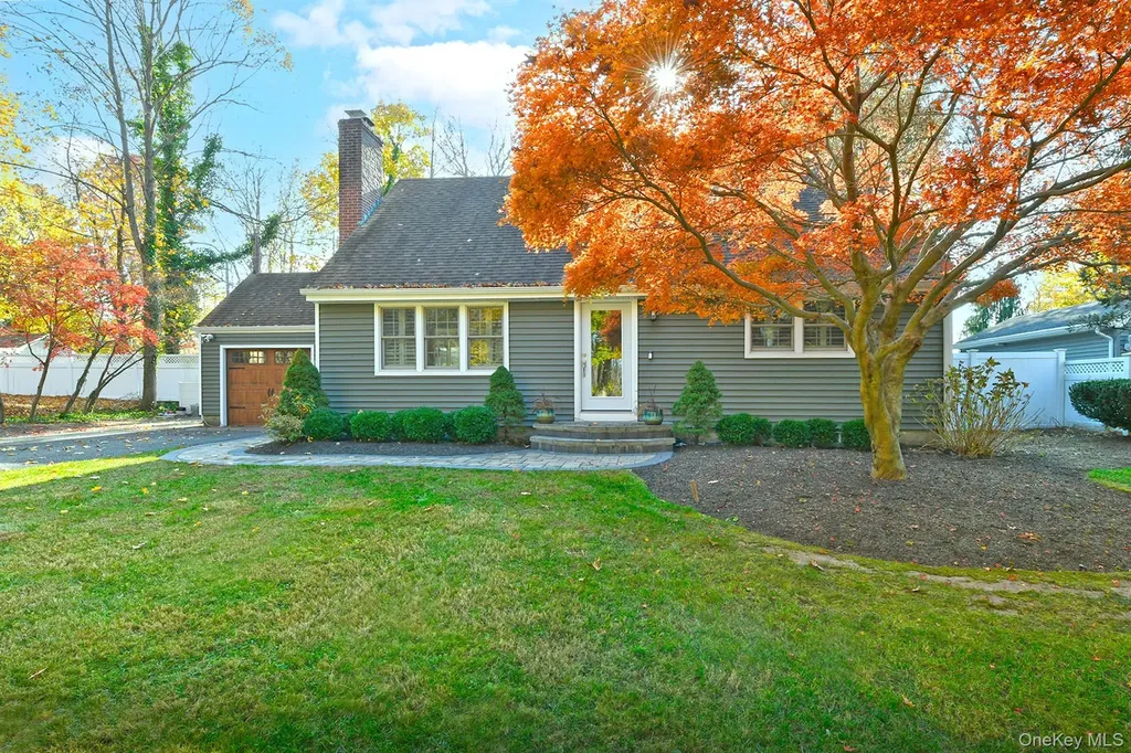 12 Darling Avenue Smithtown NY 11787