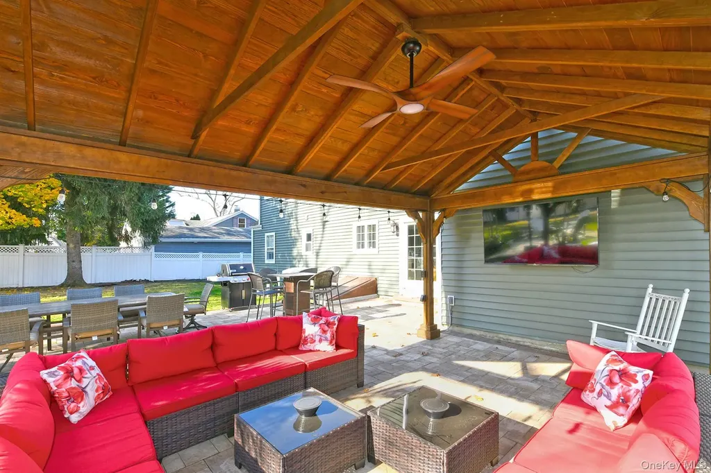 12 Darling Avenue Smithtown NY 11787