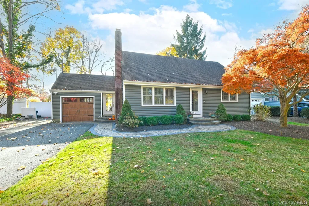 12 Darling Avenue Smithtown NY 11787