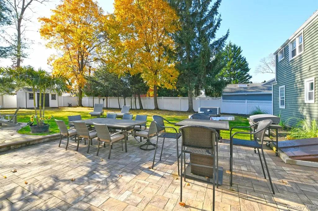 12 Darling Avenue Smithtown NY 11787