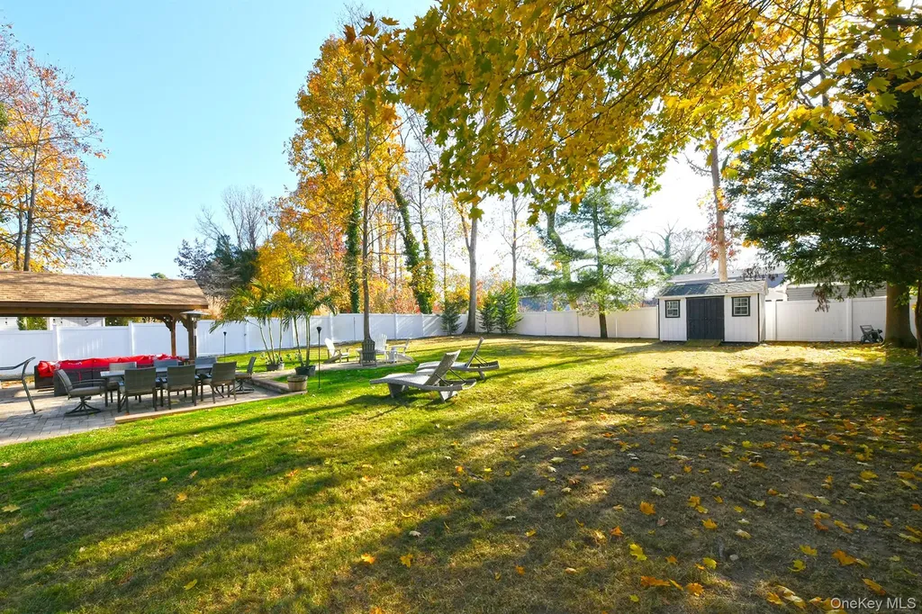 12 Darling Avenue Smithtown NY 11787