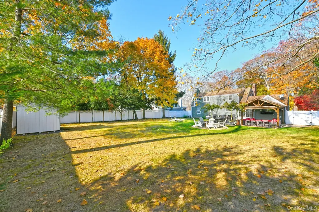 12 Darling Avenue Smithtown NY 11787