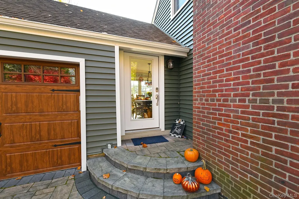 12 Darling Avenue Smithtown NY 11787