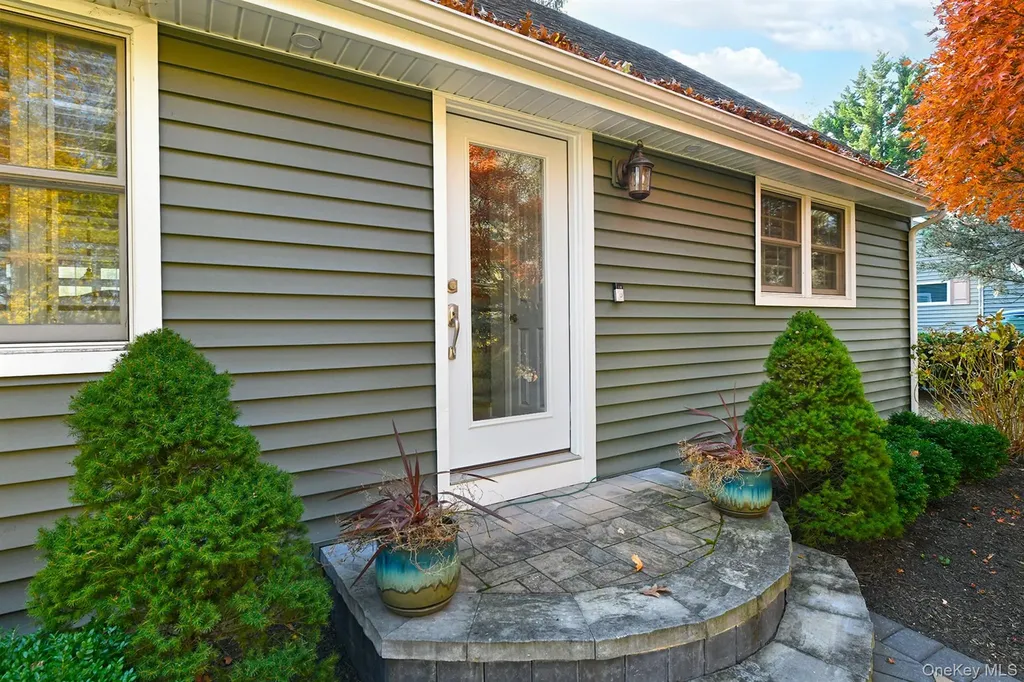 12 Darling Avenue Smithtown NY 11787