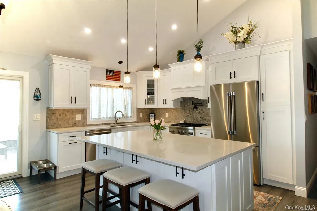 313 West Drive Copiague NY 11726