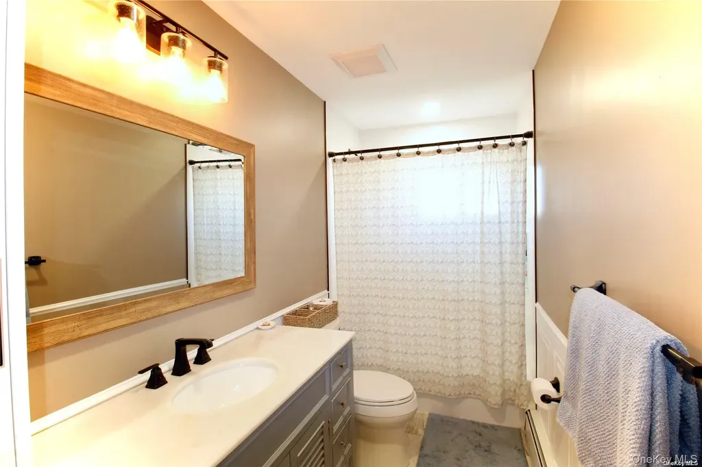 313 West Drive Copiague NY 11726