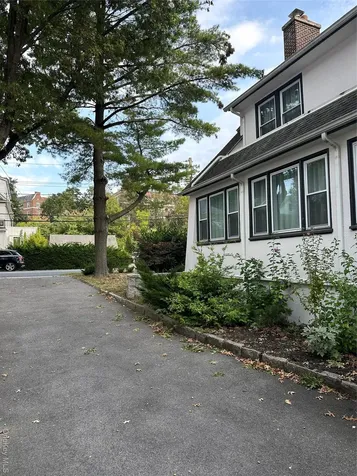 25 Parkway Road Bronxville NY 10708